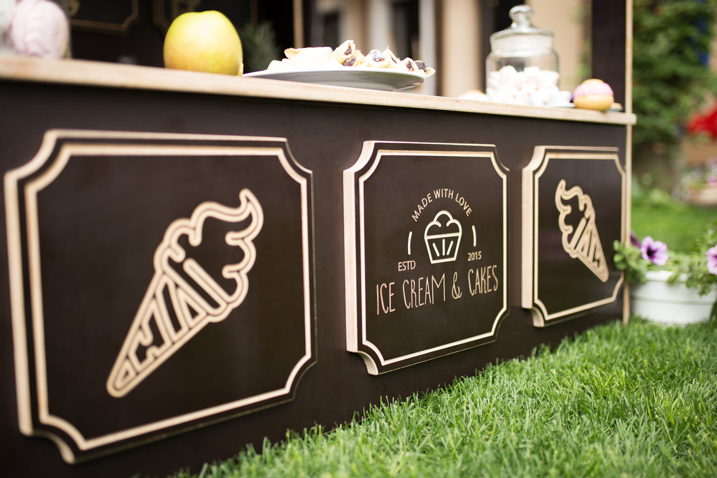 Spiel-Kiosk / Kinder-Café aus wasserfestem laminiertem Sperrholz